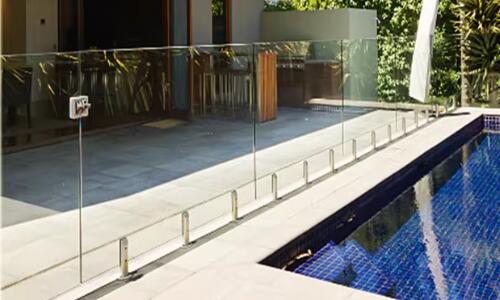 تشديد الزجاج سياج داخلي