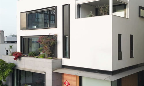 تطبيق زجاج 4SG في مجال الأبواب والنوافذ